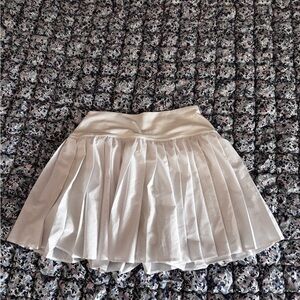 Aerie white pleated skirt
